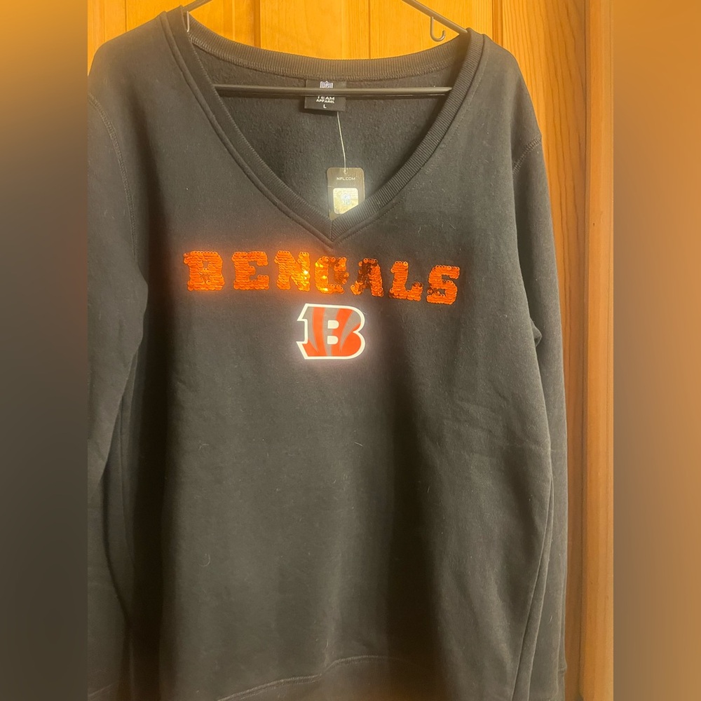NFL Women's Cincinnati Bengals Cuce Sequin Fleece V-Neck Sweatshirt Black L NWT